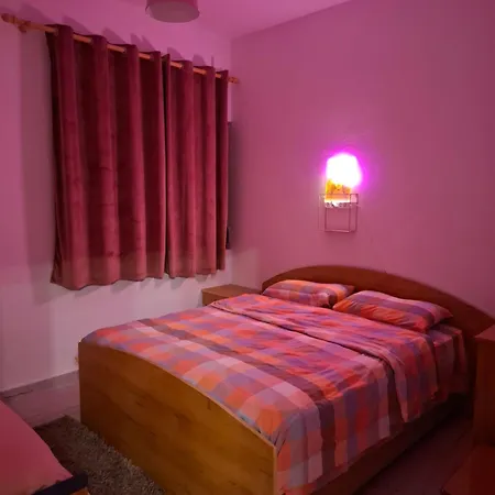 Nio Planet Golem, Durres Holiday home *