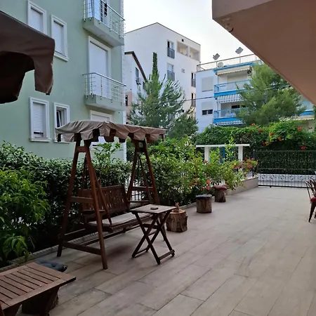 Nio Planet Golem, Durres Holiday home