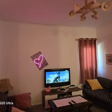 Nio Planet Golem, Durres Ferienhaus