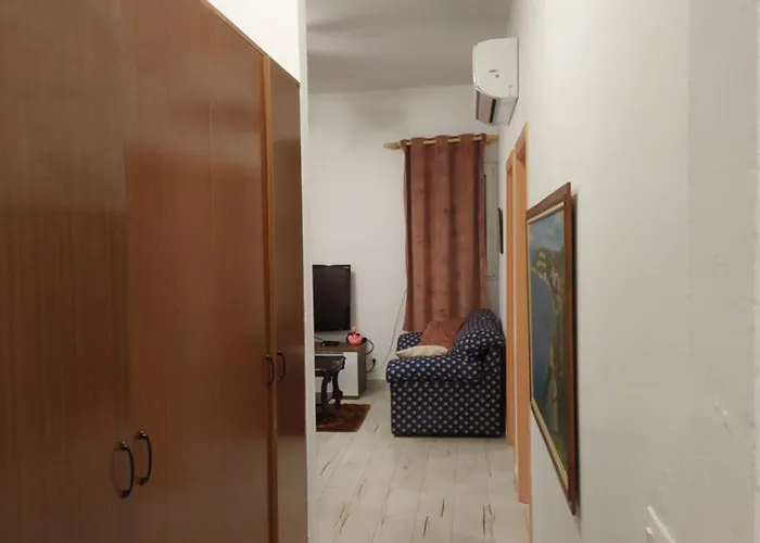 Nio Planet Golem, Durres Ferienhaus Golem (Tirana)